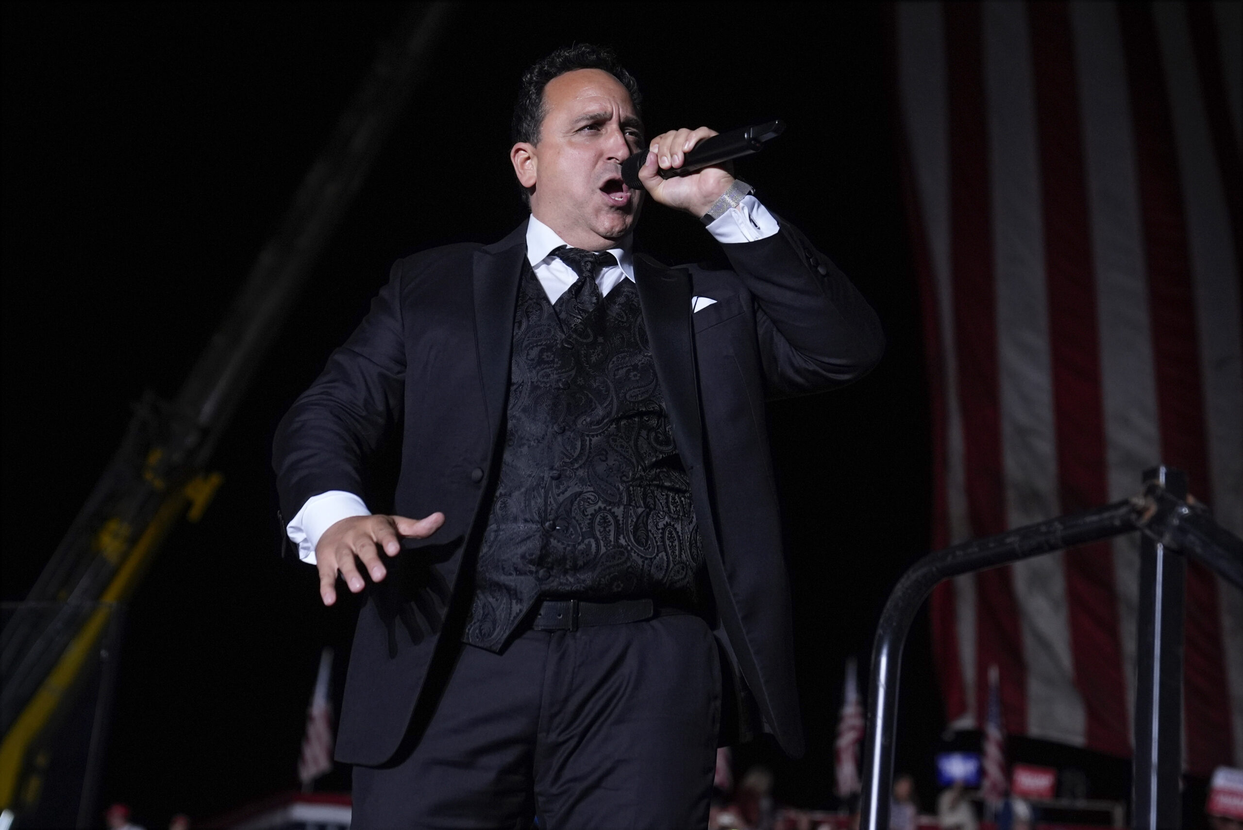 Who is Christopher Macchio? Meet the opera tenor singing the national anthem at Trump inauguration 1 wp content2Fuploads2Fsites2F32F20252F012FTrump Inauguration Anthem 38855 a8b79 4nxOOO scaled