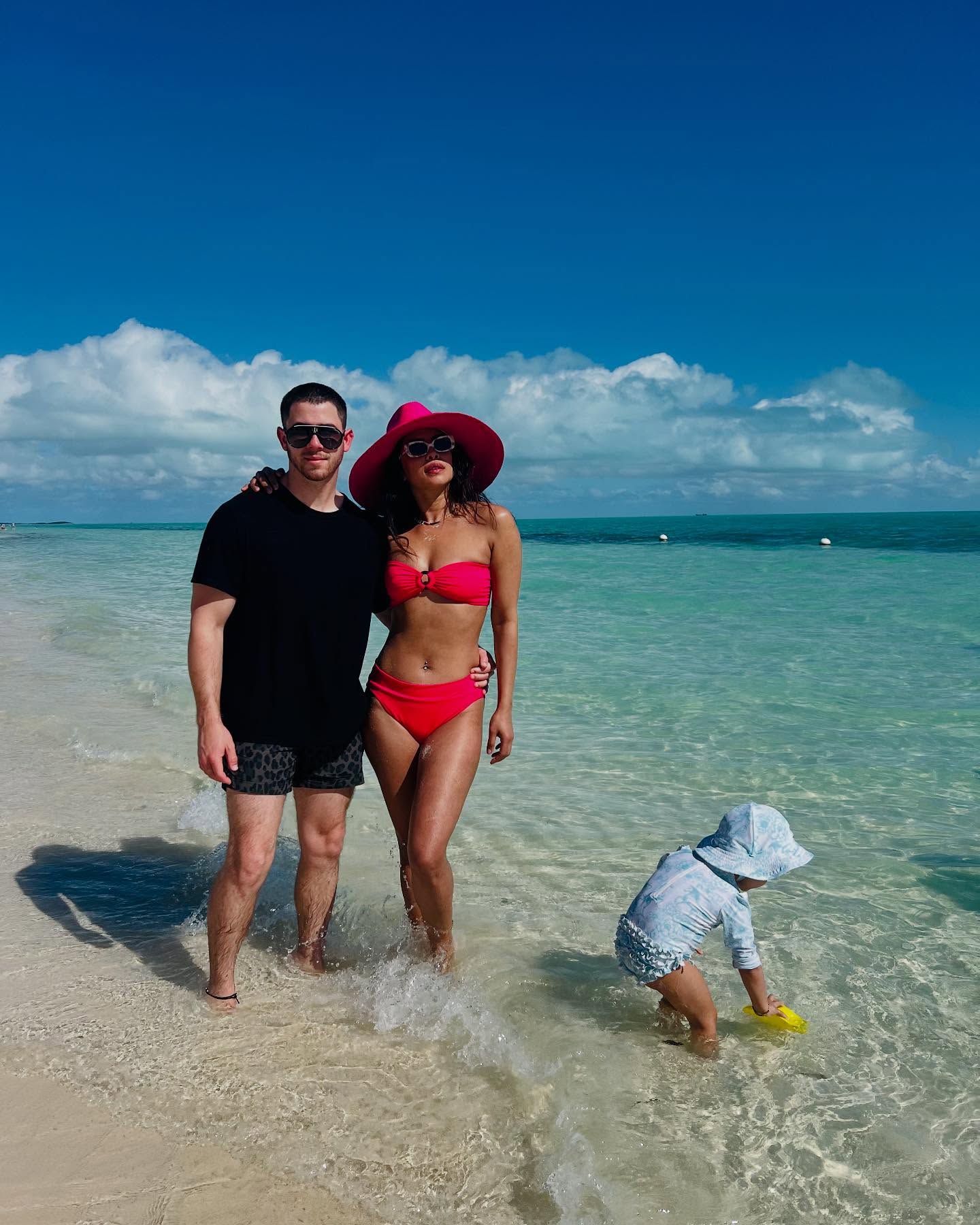 Nick Jonas, Priyanka Chopra soak up the sun and more star snaps 1 wp content2Fuploads2Fsites2F32F20252F012Fbchesky helping us make many 96323892 j2qIdP