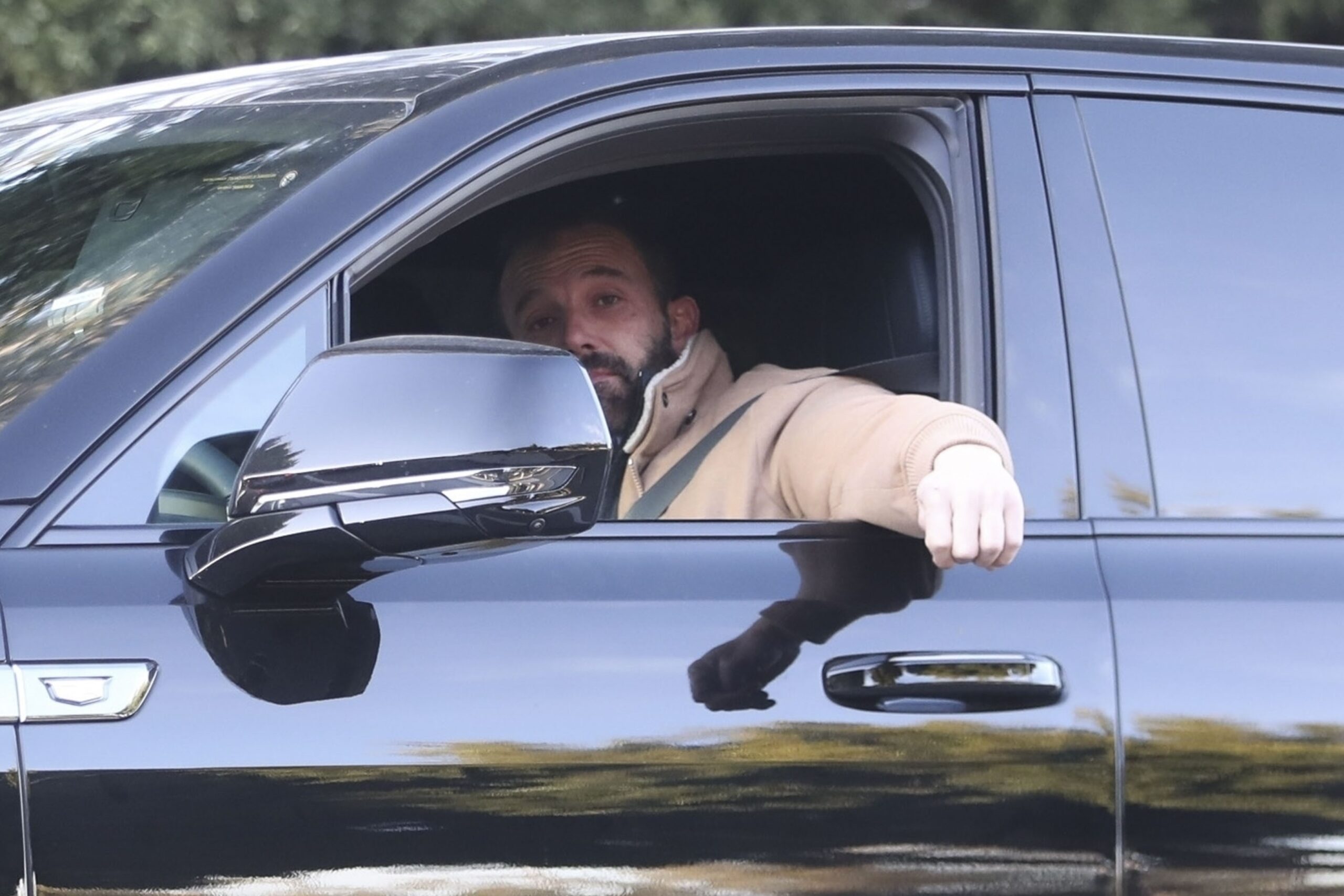 Ben Affleck appears unfazed by massive military vehicle parked outside home after FBI probe 1 wp content2Fuploads2Fsites2F32F20252F012Fben affleck returned residence drawing 96846415 P4VVVq scaled