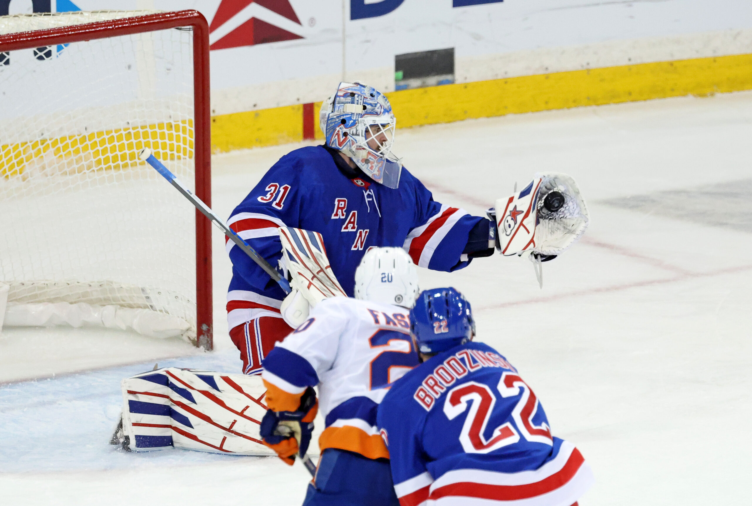 wp content2Fuploads2Fsites2F22F20252F032Fnew york rangers goaltender igor 99725505 geMdsG scaled