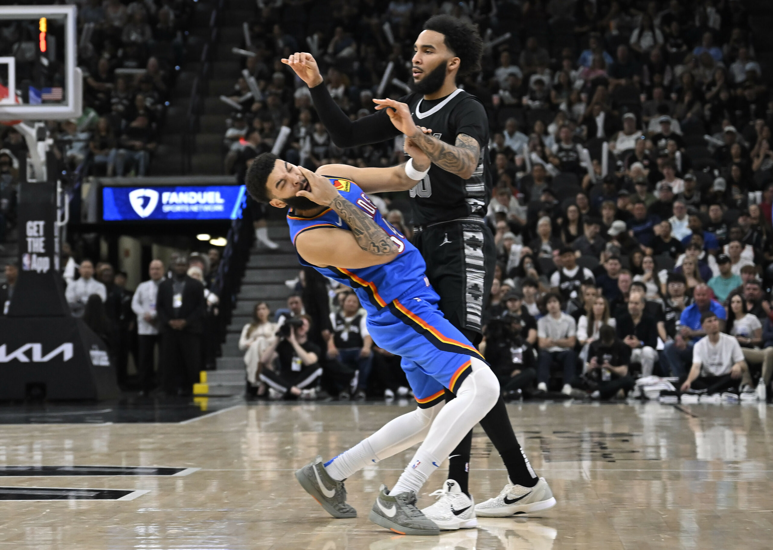 wp content2Fuploads2Fsites2F22F20252F032Foklahoma city thunder forward kenrich 99643770 d0qhZ6 scaled