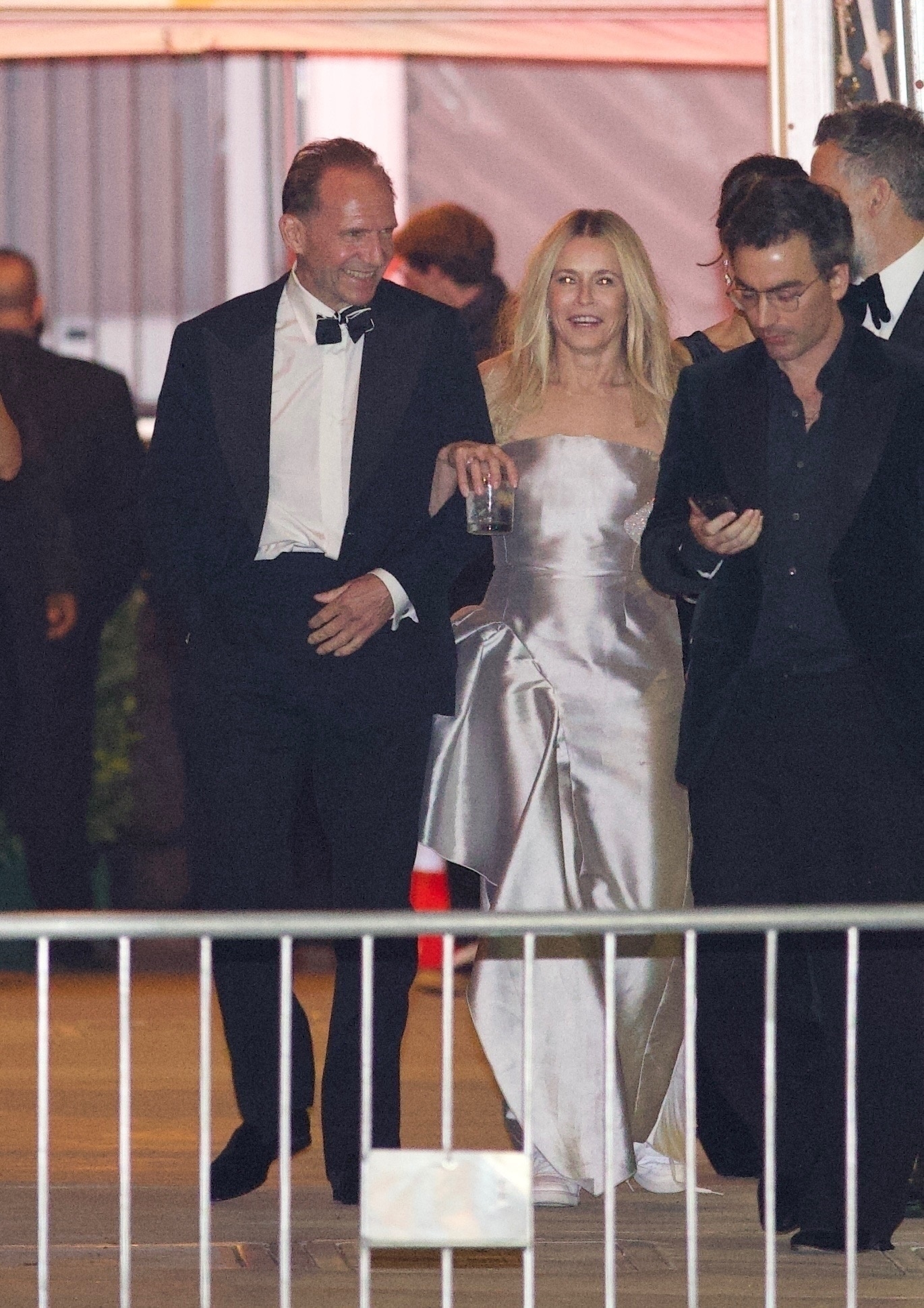 wp content2Fuploads2Fsites2F32F20252F032F2025 vanity fair oscar party 99716194 ODuUAv