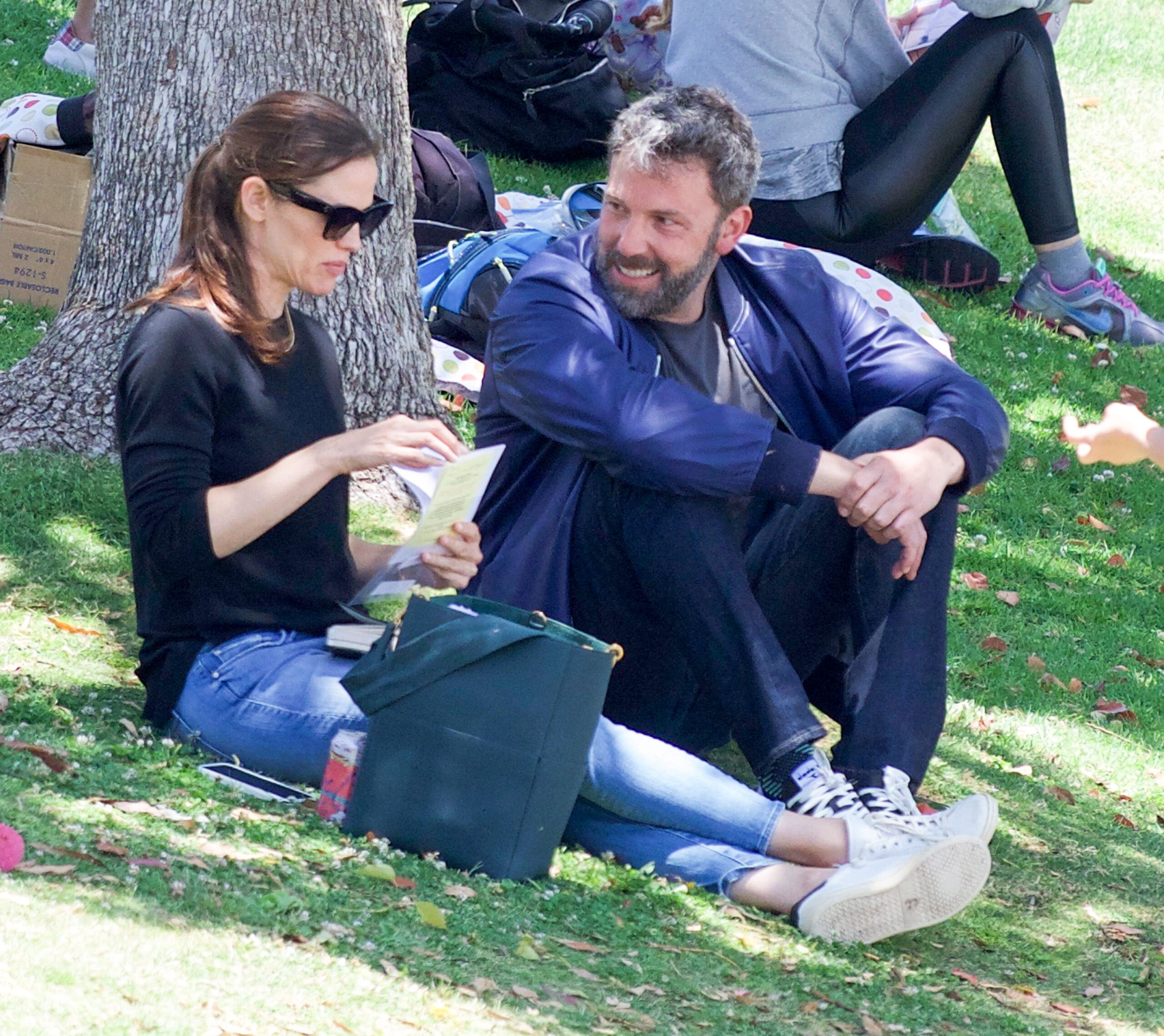 wp content2Fuploads2Fsites2F32F20252F032Fjennifer garner ben affleck seen 9963174 r3eXCl scaled